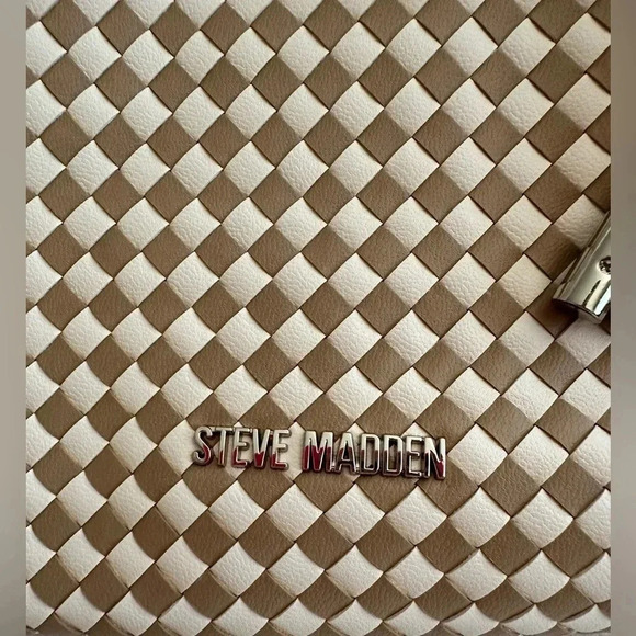 Steve Madden Win Woven Shoulder Bag - Picture 5 of 10